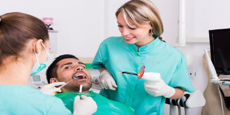 A image of dental surgeon